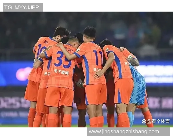 北京国安与山东泰山激战正酣球迷期待精彩对决与胜负悬念