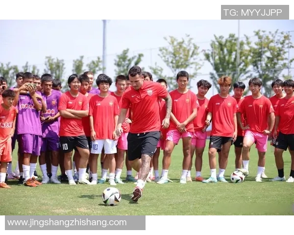 格雷茨卡的足球之路：从青训到德甲明星的成长历程与成就分析