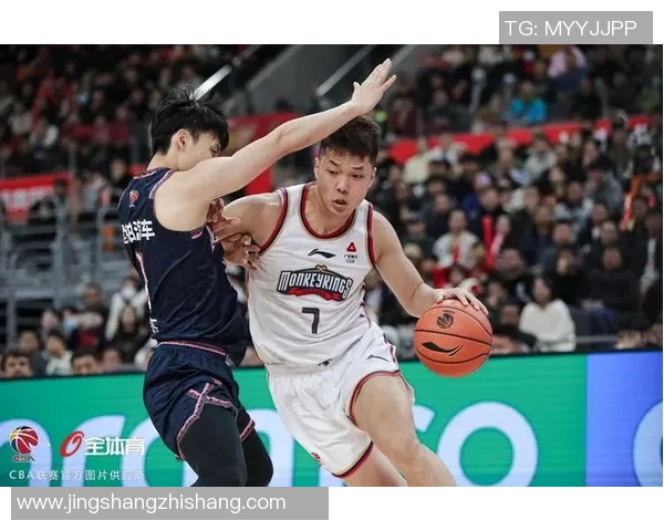 CBA激战广东队迎战江苏同曦队全力争胜展现篮球魅力 CBA激战广东队迎战江苏同曦队全力争胜展现篮球魅力