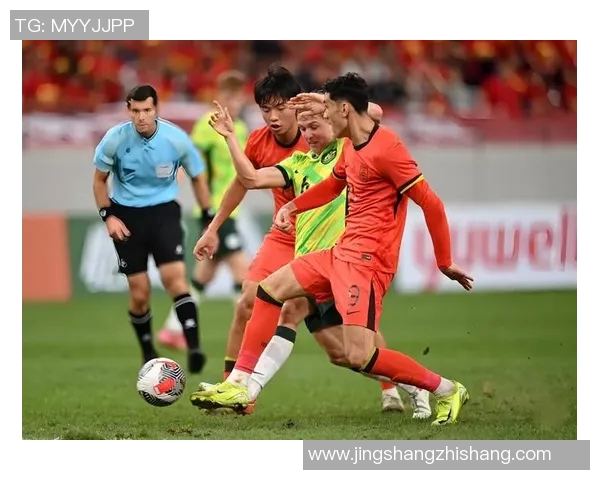 中国男足迎战日本队亚预赛争取晋级之路的重要一战