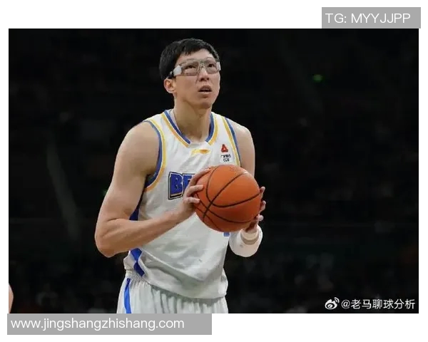 周琦在国际篮球舞台上的崛起与挑战：从青涩球员到顶尖中锋的成长历程
